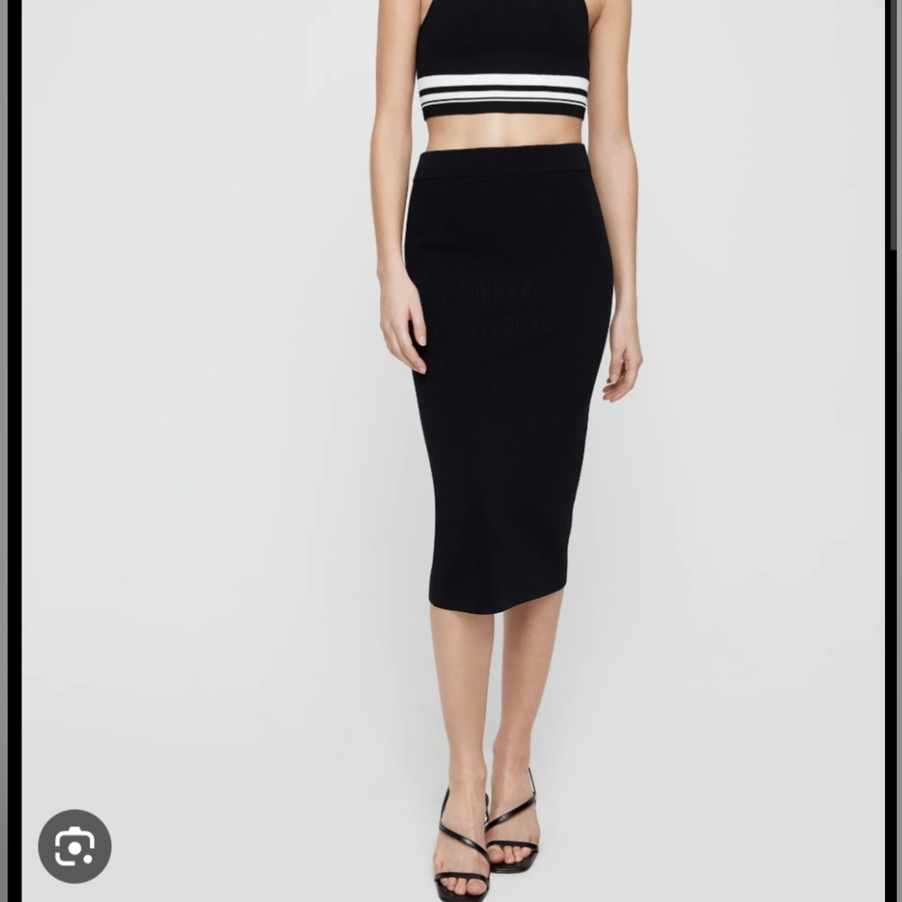 Ribbed knit tube skirt